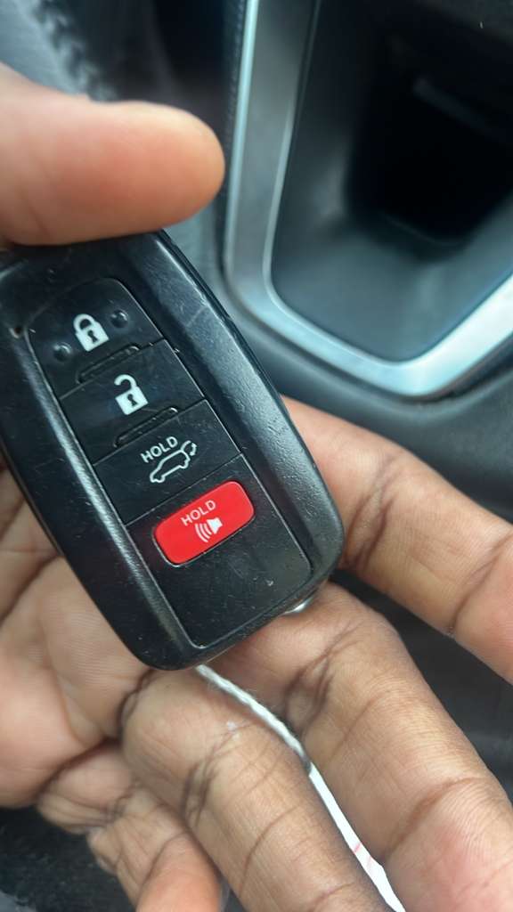 2019 Toyota RAV 4 XLE Premium thumbnail 2
