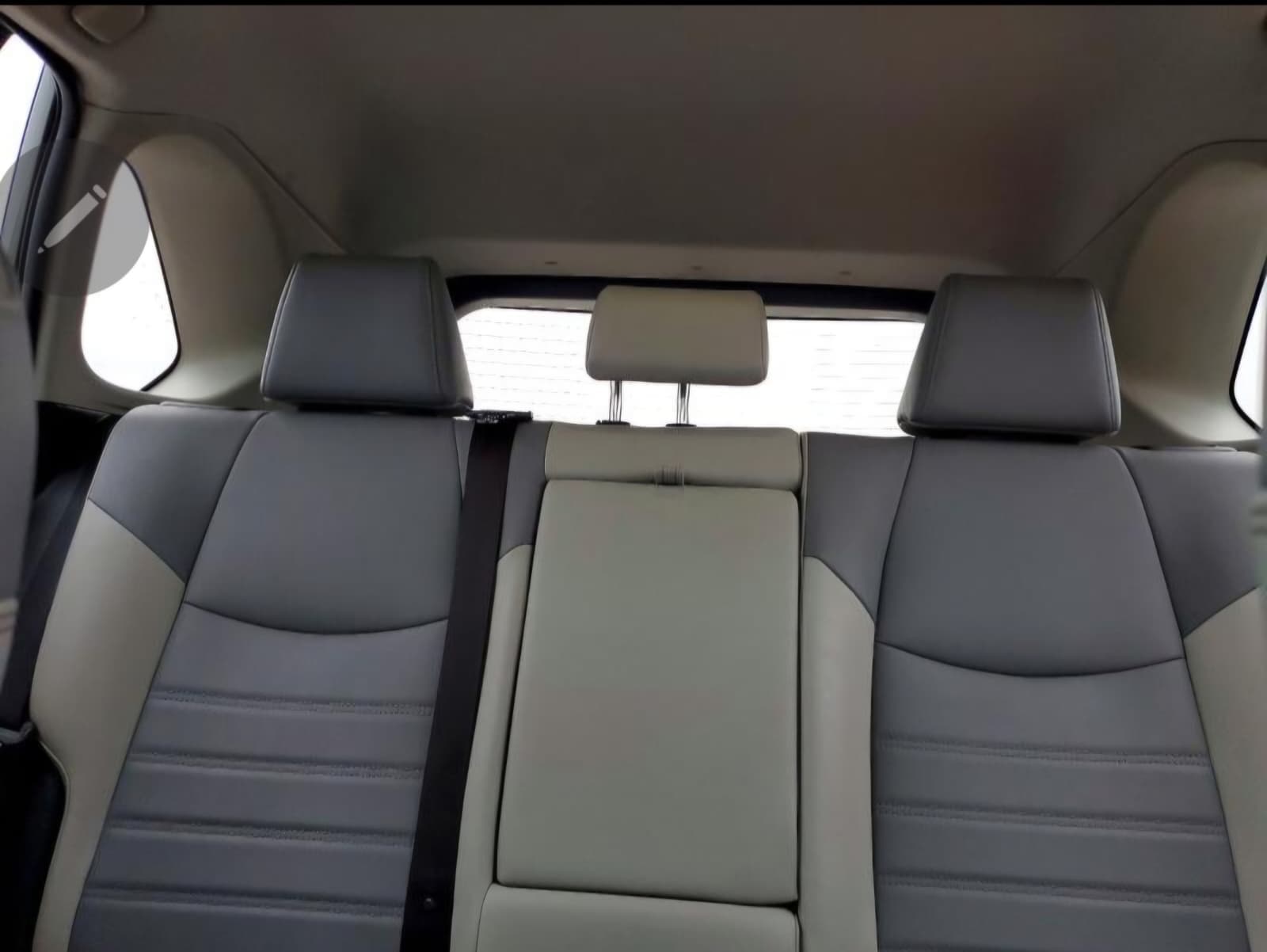 2021 Toyota RAV 4 XLE Premium thumbnail 7