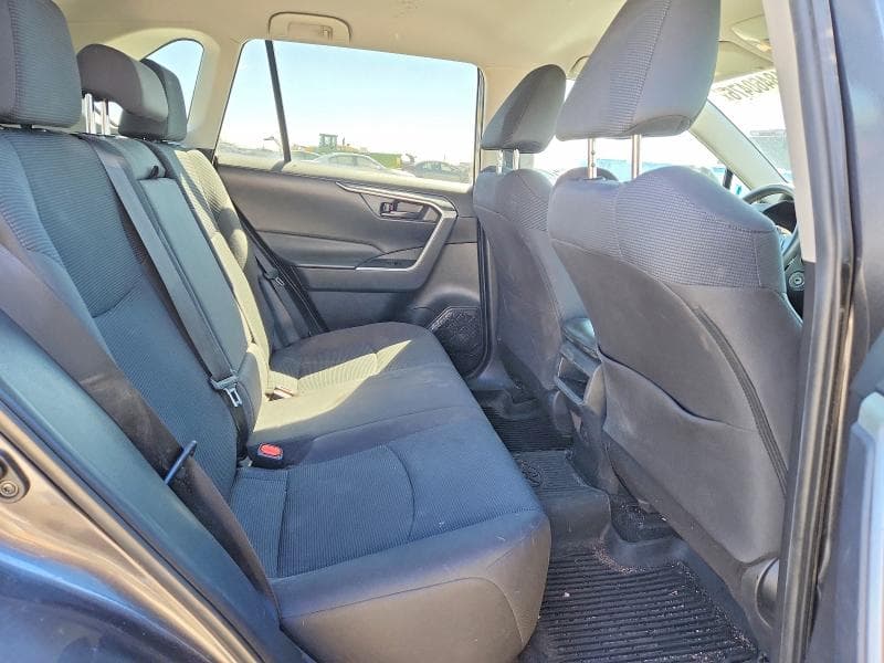 2020 Toyota RAV 4 LE thumbnail 8