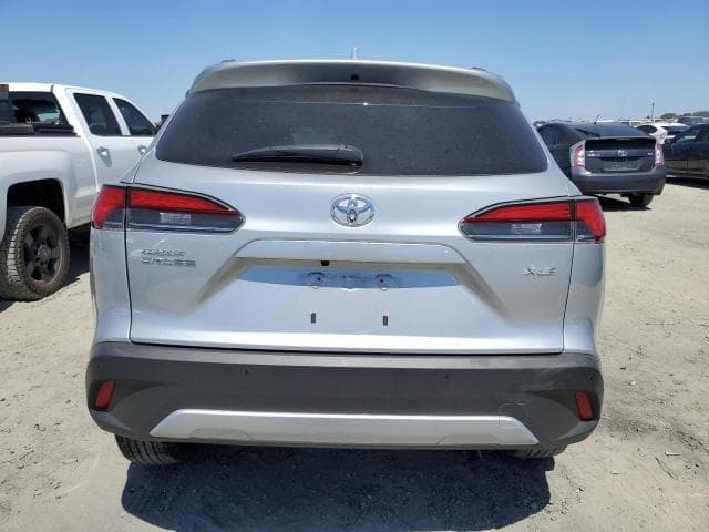 2022 Toyota Corolla Cross XLE thumbnail 2
