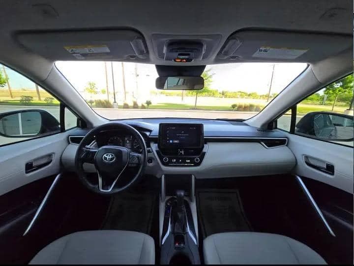 2022 Toyota Corolla Cross XLE thumbnail 4