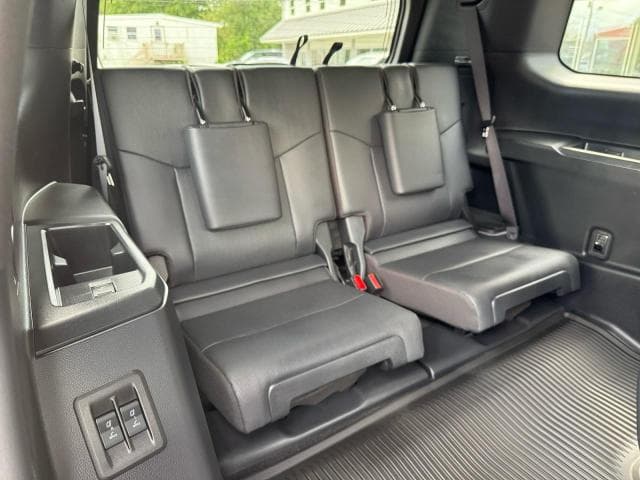 2025 Lexus LX 600 thumbnail 12