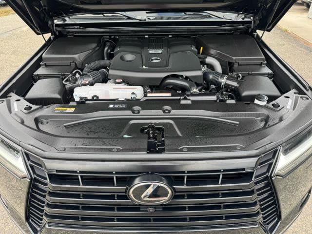 2025 Lexus LX 600 thumbnail 14