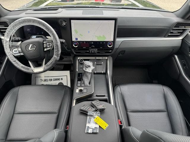 2025 Lexus LX 600 thumbnail 16