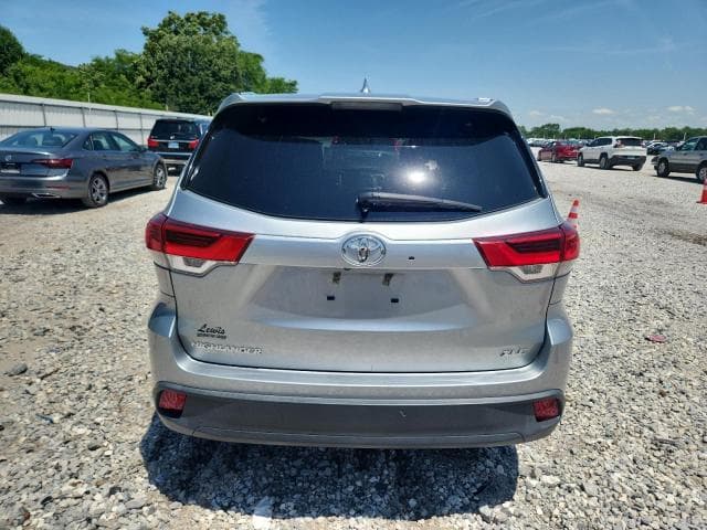 2019 Toyota Highlander XLE — photo 1