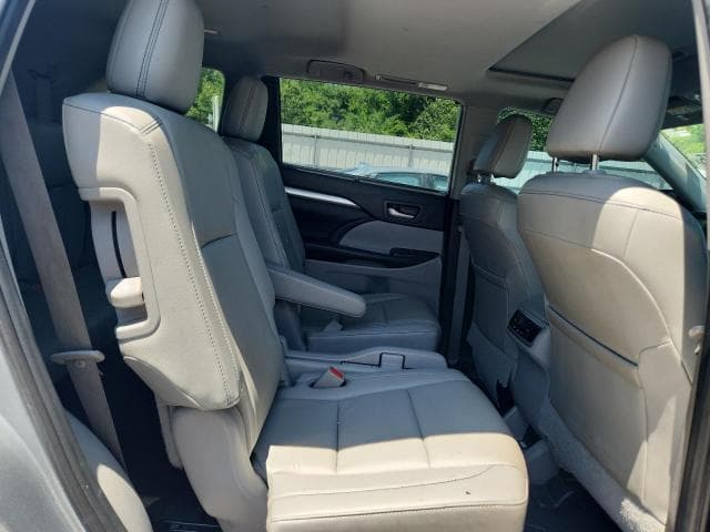 2019 Toyota Highlander XLE thumbnail 3