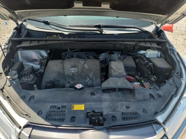 2019 Toyota Highlander XLE thumbnail 4