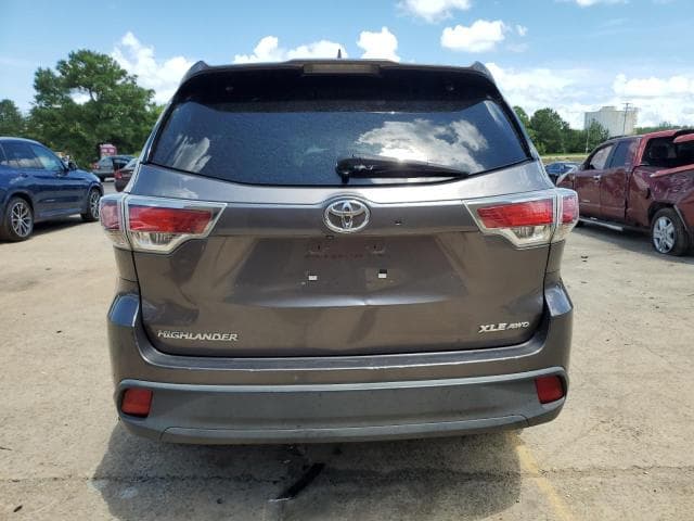 2016 Toyota Highlander XLE — photo 1