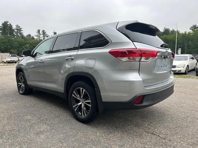 2019 Toyota Highlander LE thumbnail 3