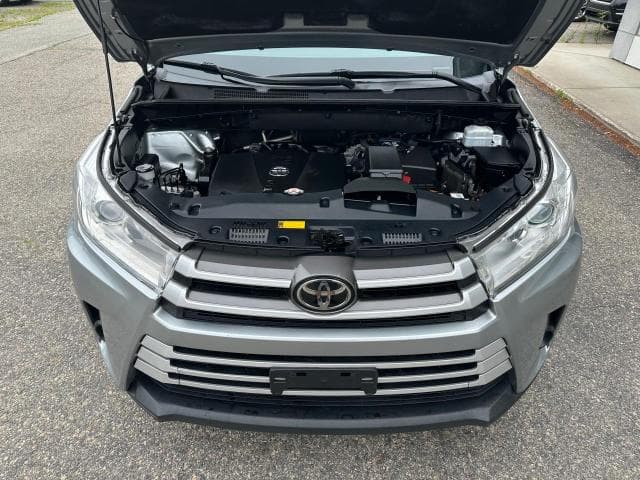 2019 Toyota Highlander LE thumbnail 4