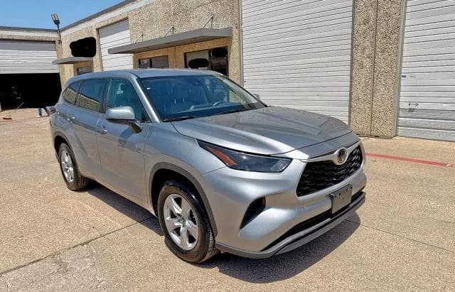 2020 Toyota Highlander LE — photo 1
