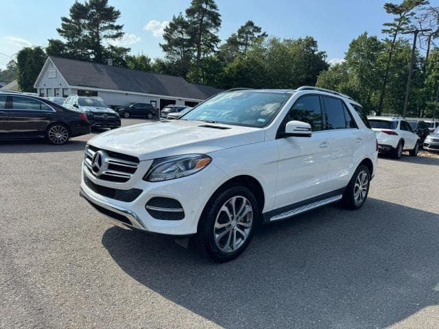 2017 Mercedes-Benz GLE 4MATIC thumbnail 9