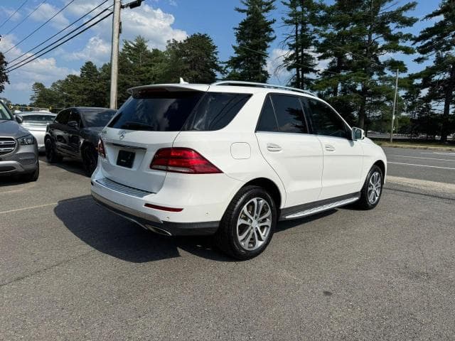 2017 Mercedes-Benz GLE 4MATIC thumbnail 7