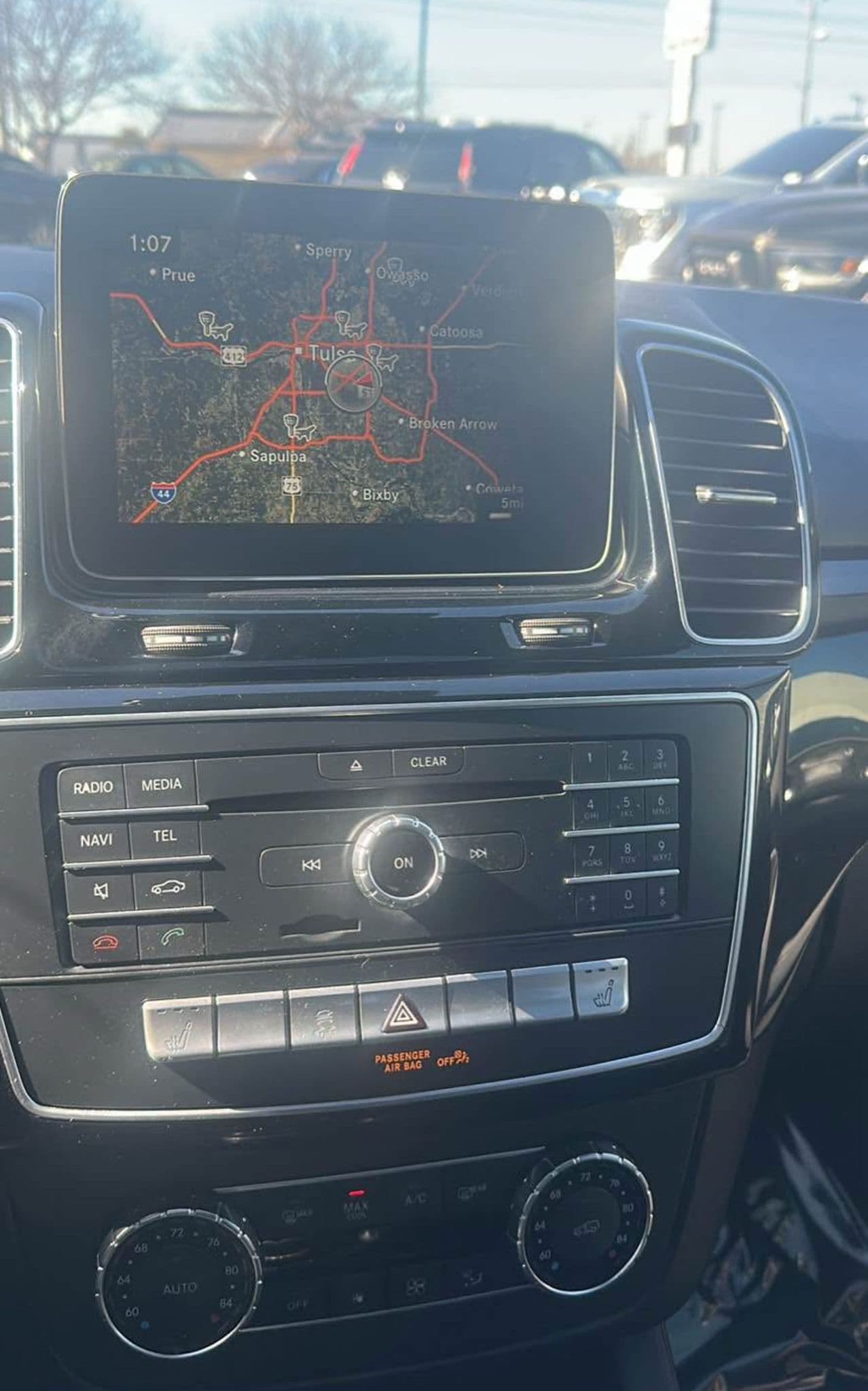2017 Mercedes-Benz GLE 4MATIC thumbnail 6