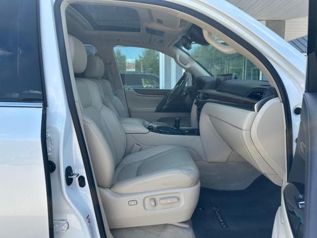 2017 Lexus LX 570 — photo 1