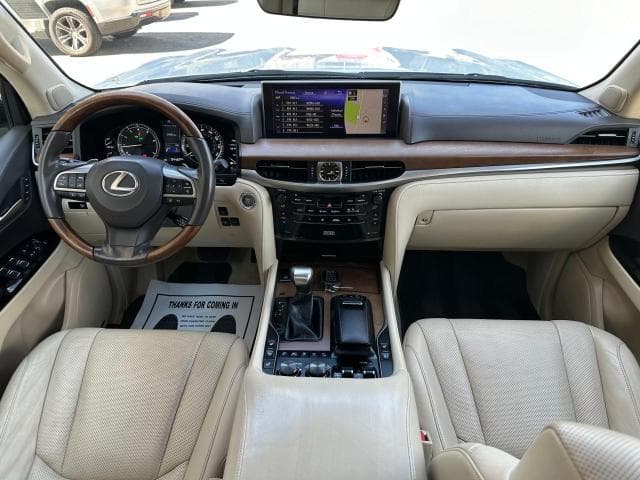 2017 Lexus LX 570 thumbnail 5
