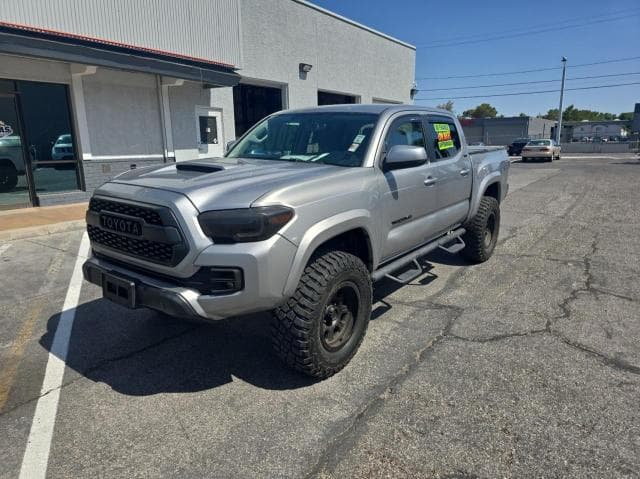 2016 Toyota Tacoma thumbnail 3