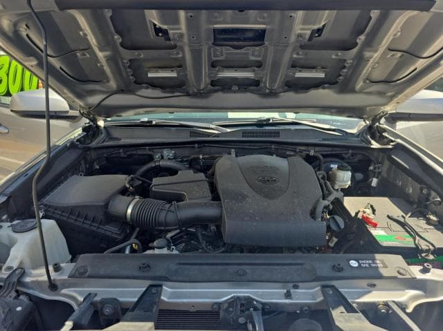 2016 Toyota Tacoma thumbnail 2