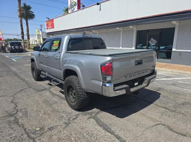 2016 Toyota Tacoma thumbnail 5