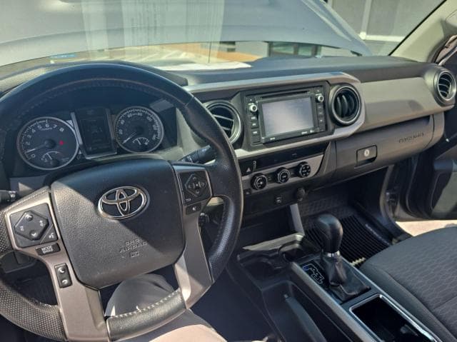 2016 Toyota Tacoma thumbnail 6